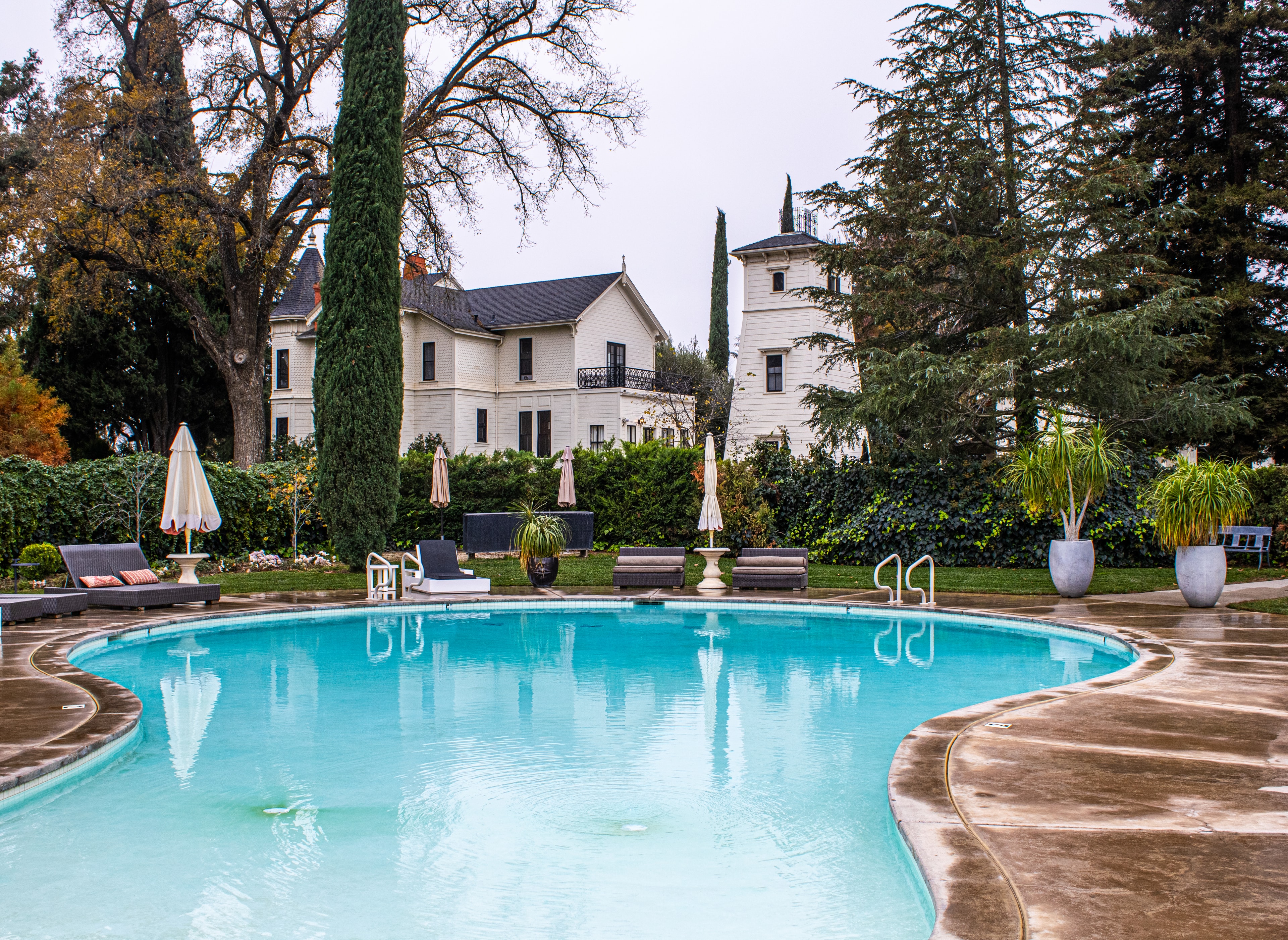 Park Winters — elegant estate with pool